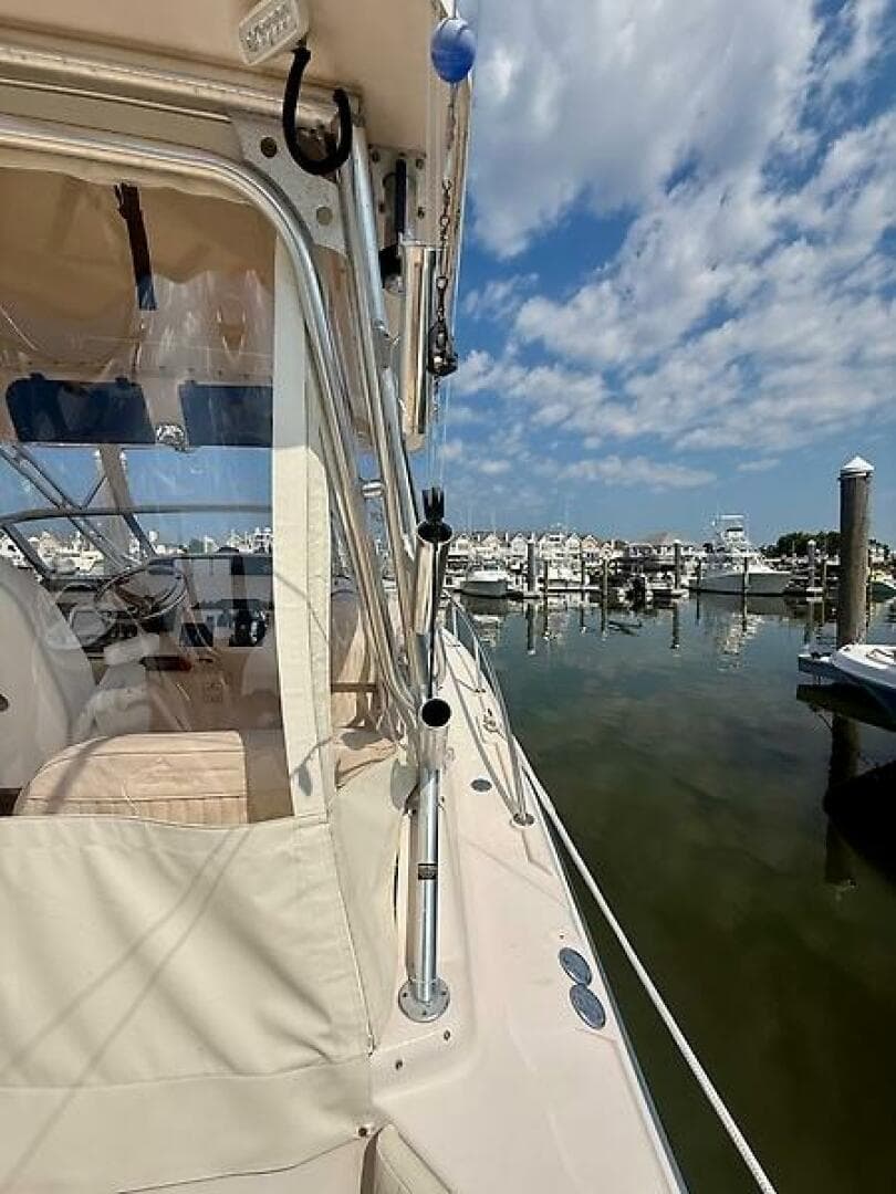 2007 Grady-White 330 Express — photo 30