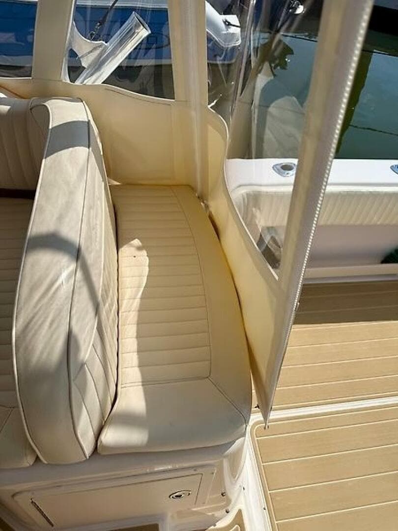 2007 Grady-White 330 Express — photo 36