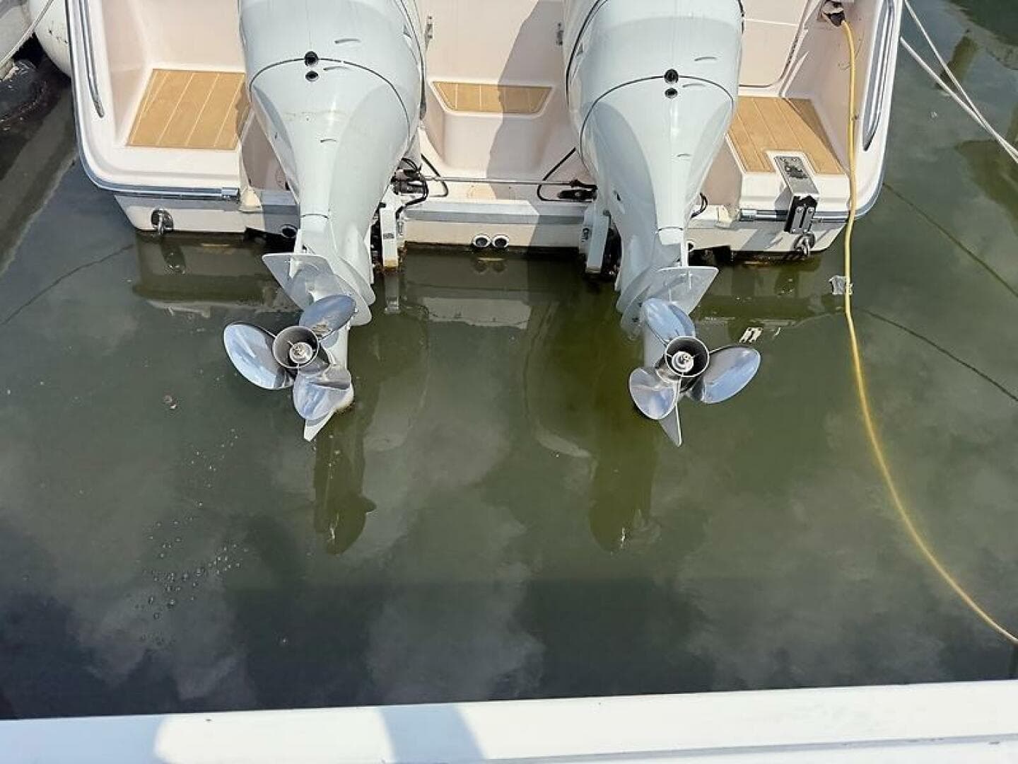 2007 Grady-White 330 Express — photo 37