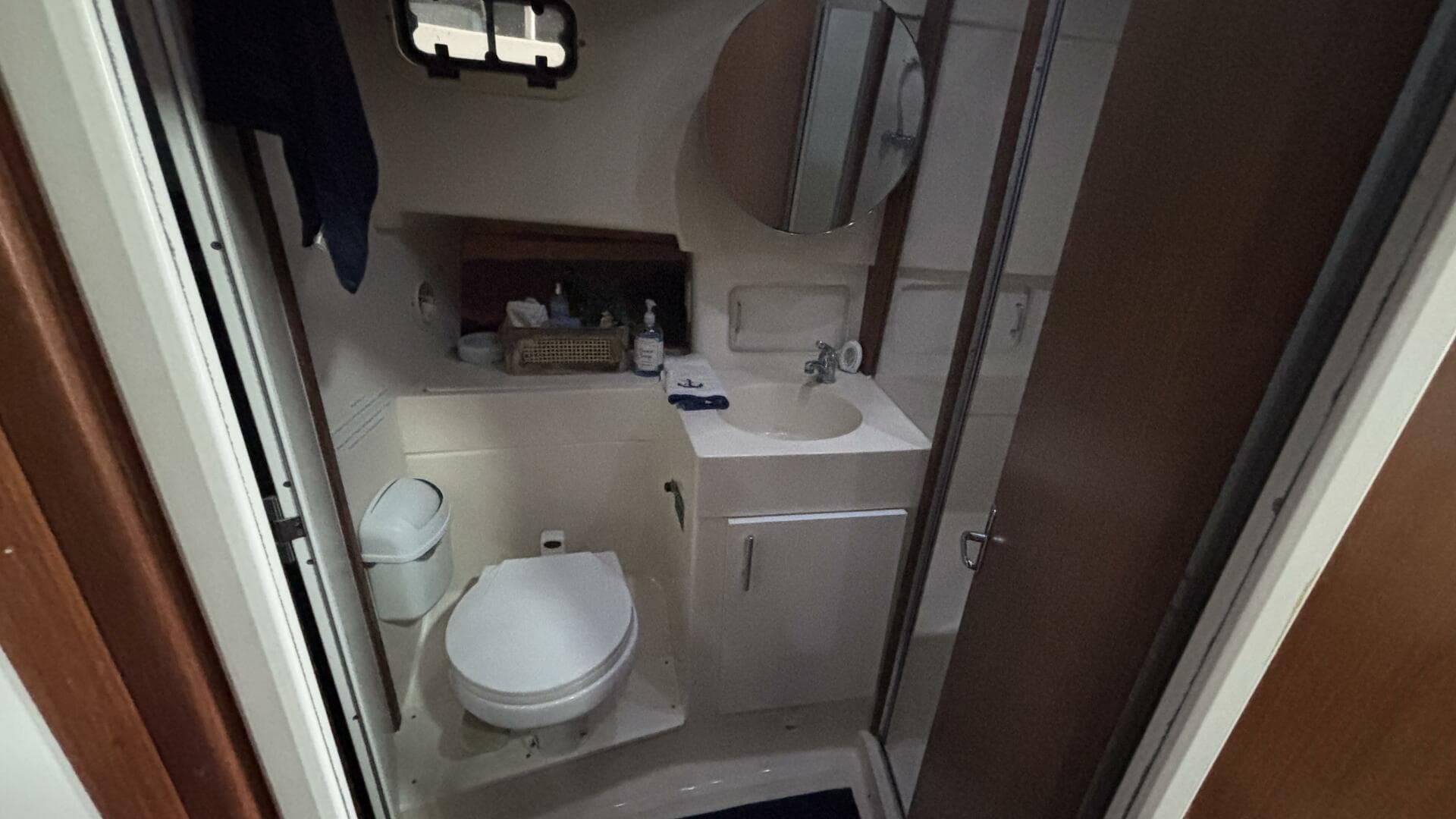 1998 Mainship 350 — photo 13