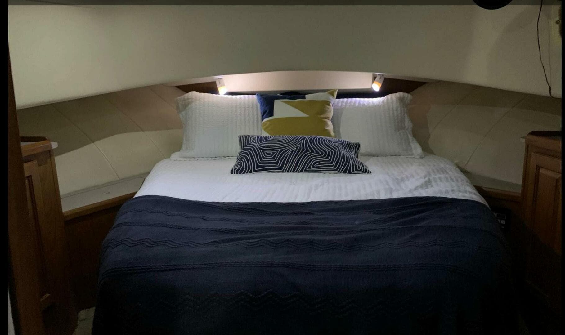 1998 Mainship 350 — photo 12