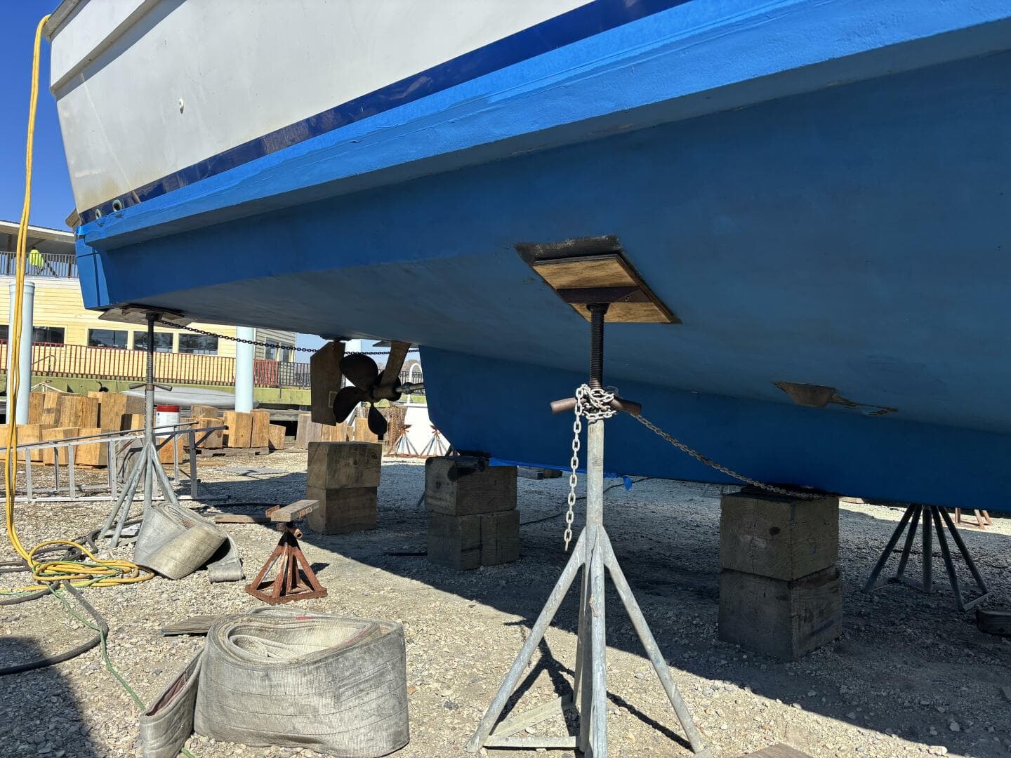 1998 Mainship 350 — photo 17