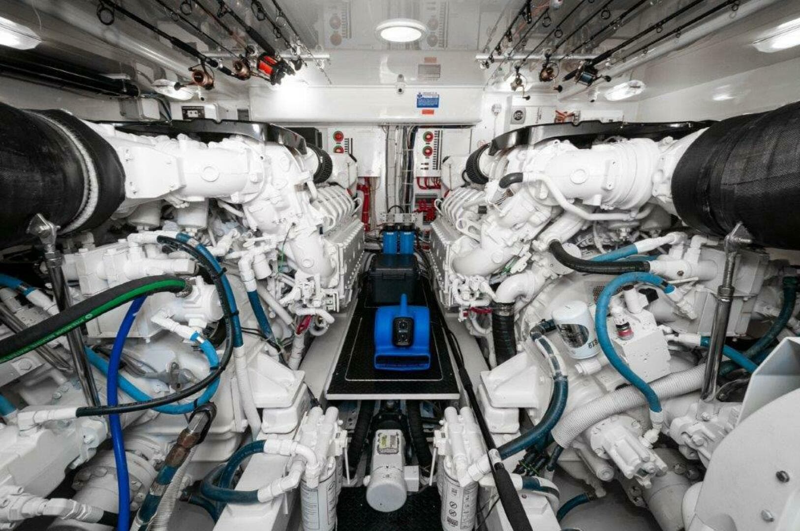 2016 Viking 52 Sport Tower — photo 53