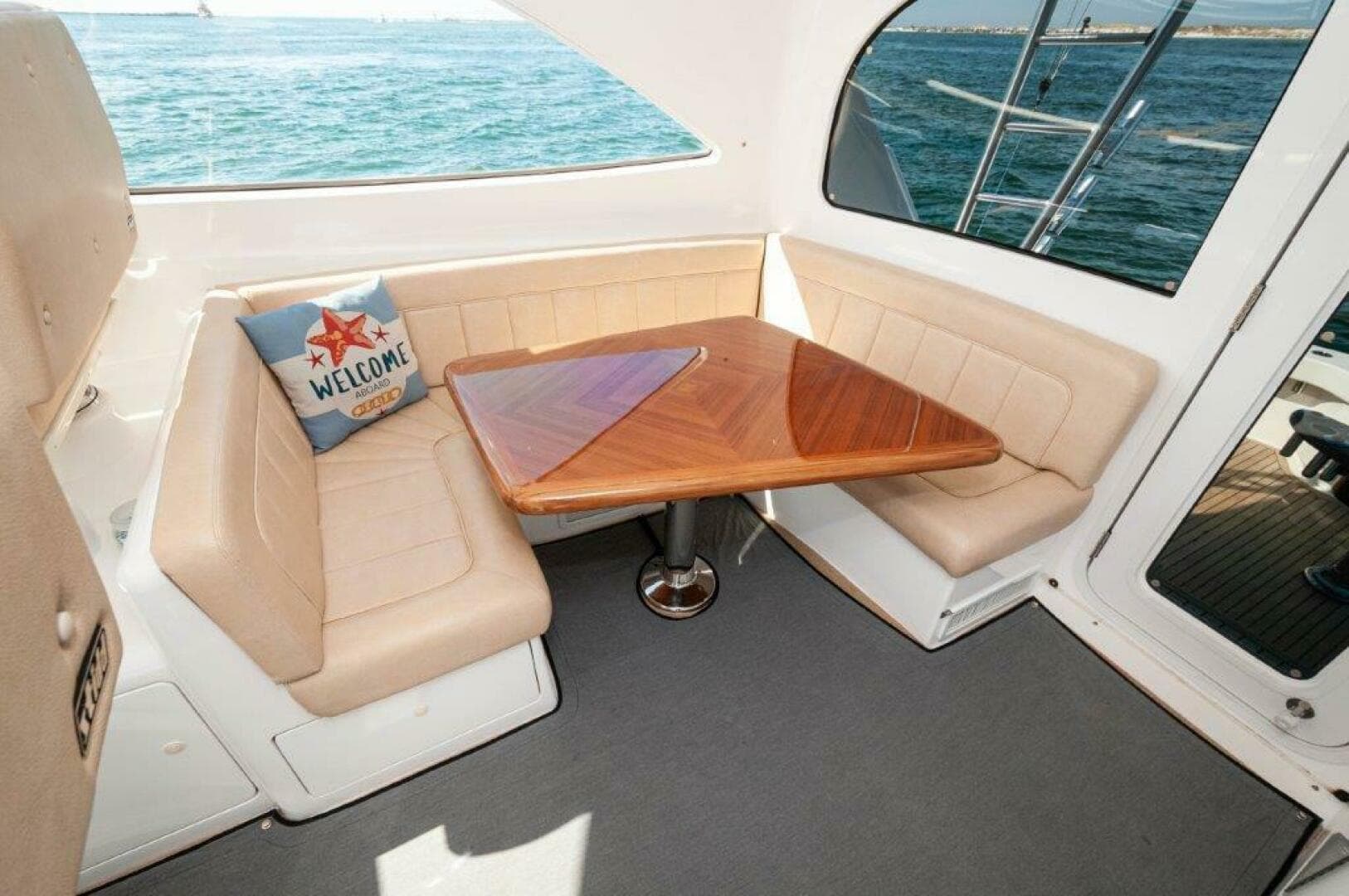 2016 Viking 52 Sport Tower — photo 32