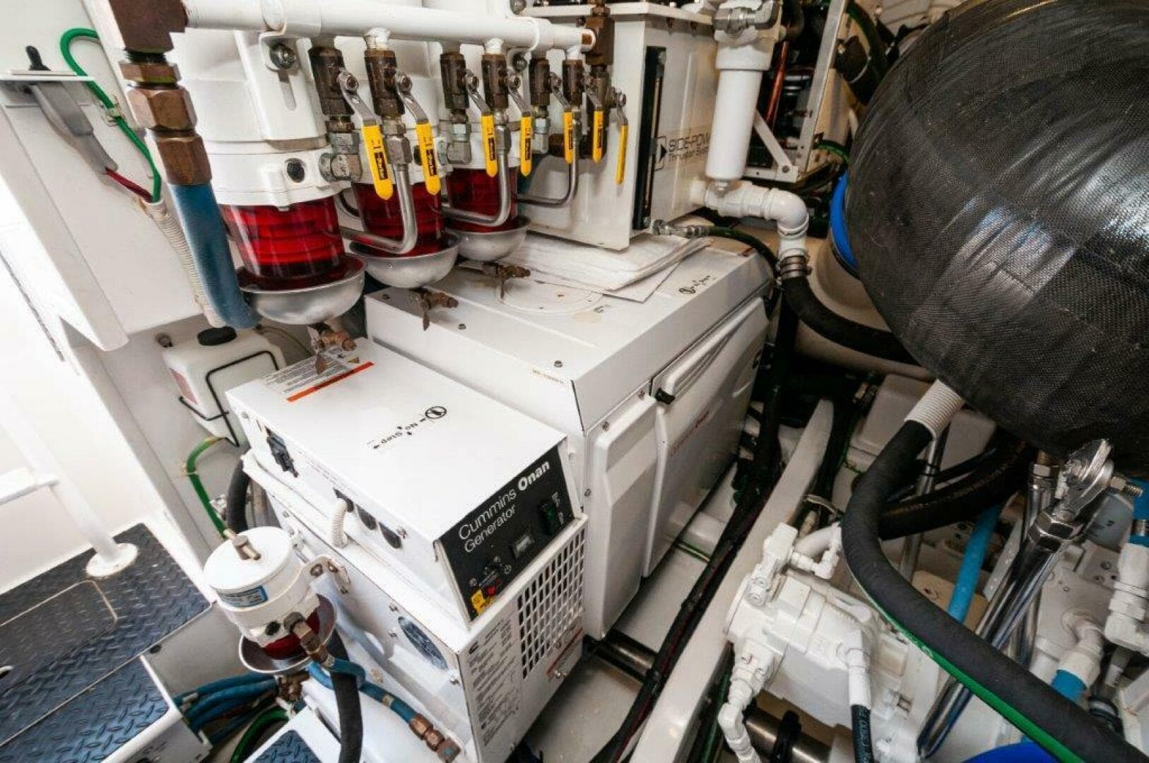 2016 Viking 52 Sport Tower — photo 57