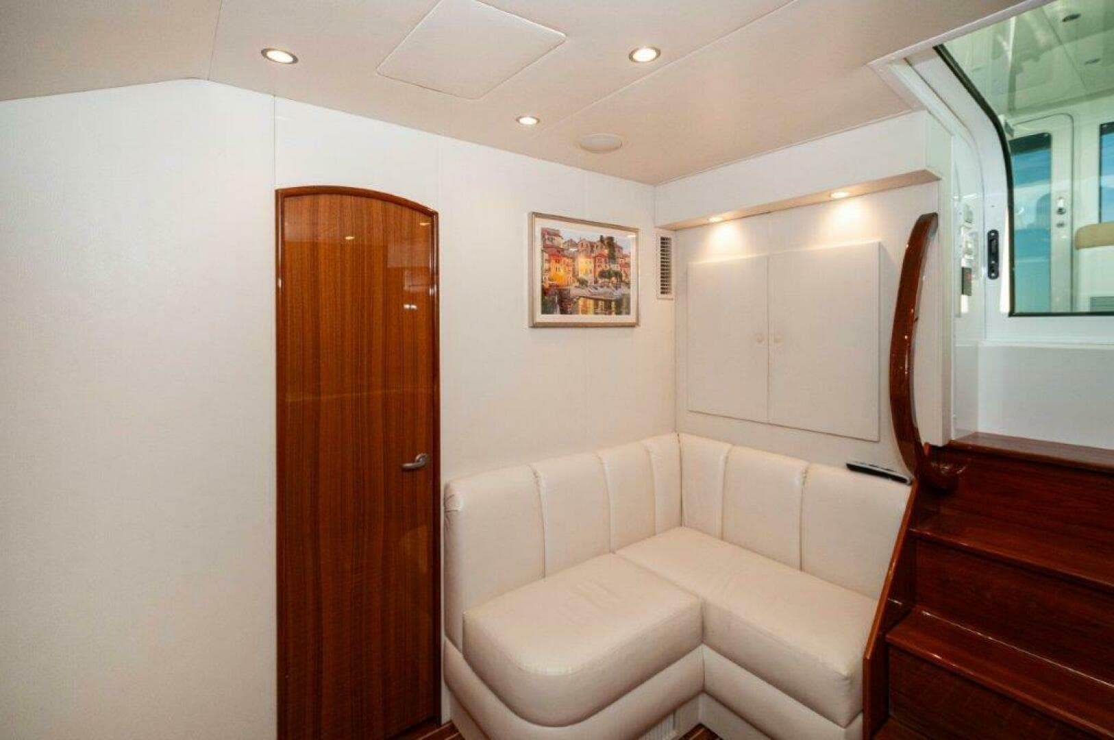 2016 Viking 52 Sport Tower — photo 6