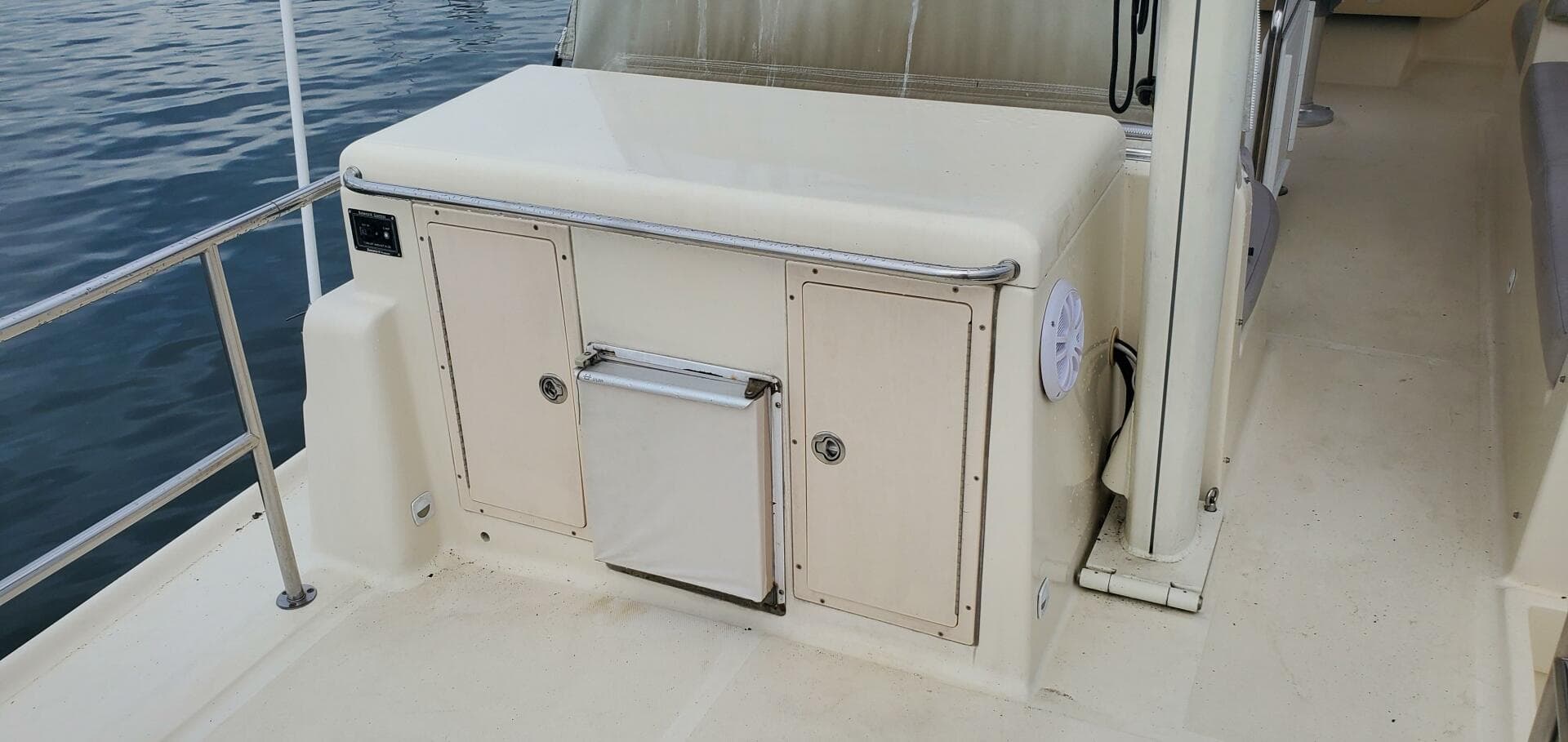 2004 Mainship 400 Trawler — photo 21