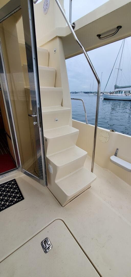 2004 Mainship 400 Trawler — photo 49