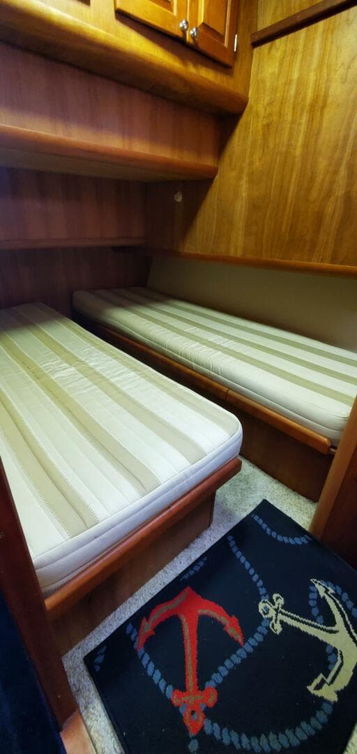 2004 Mainship 400 Trawler — photo 33