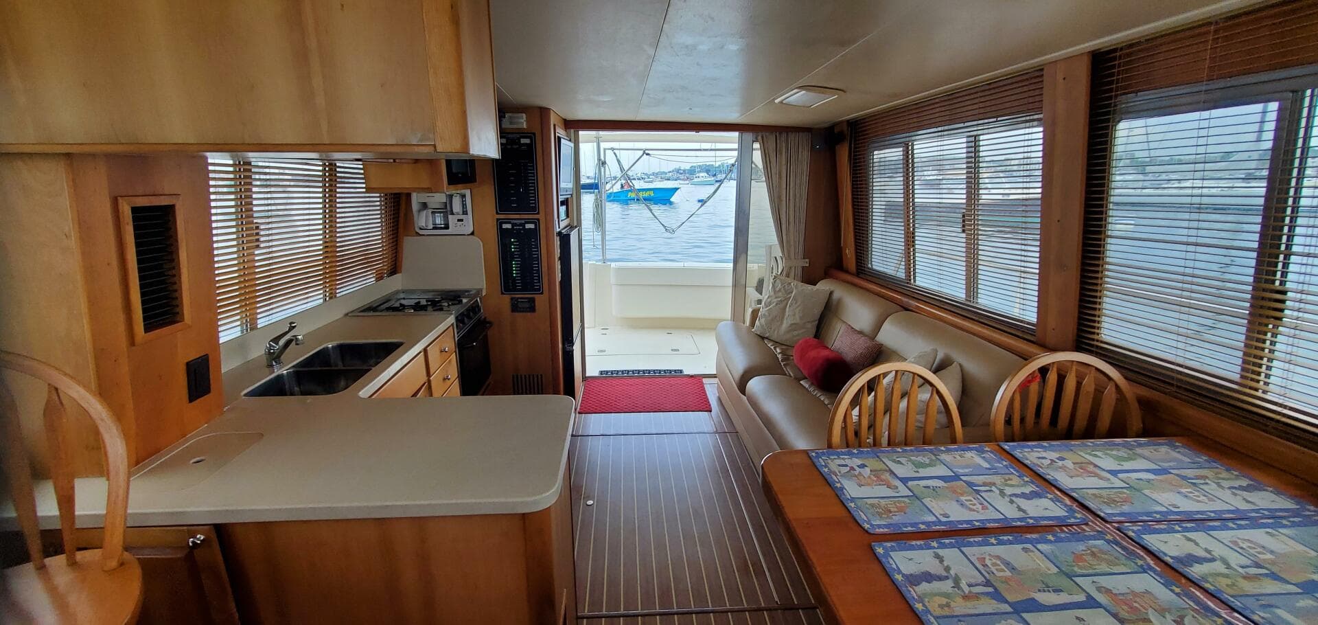 2004 Mainship 400 Trawler — photo 41