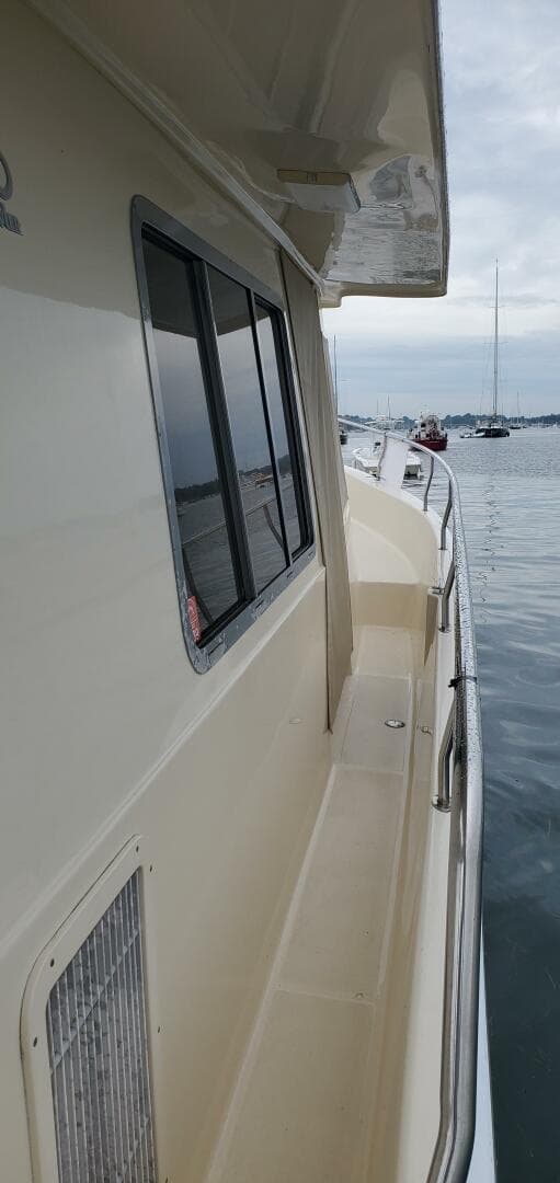 2004 Mainship 400 Trawler — photo 24