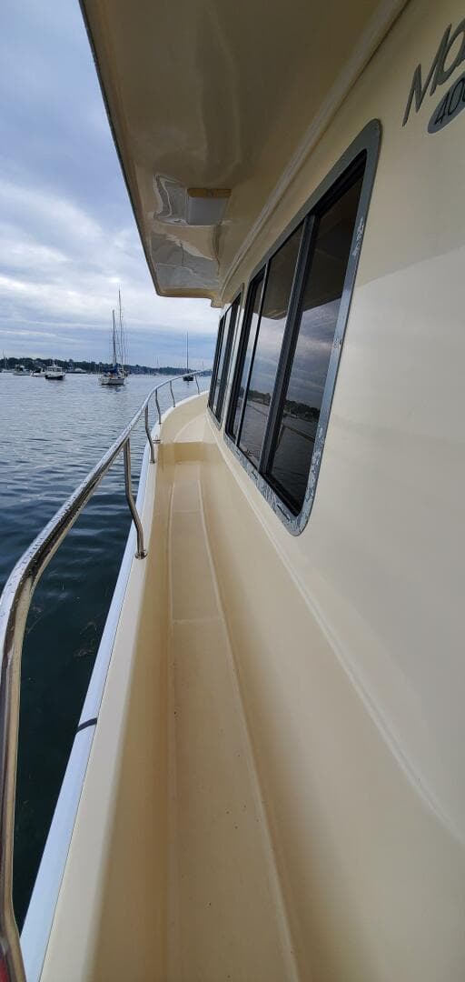 2004 Mainship 400 Trawler — photo 30