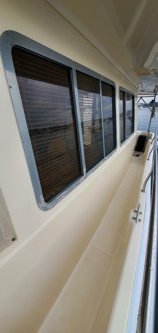 2004 Mainship 400 Trawler — photo 29