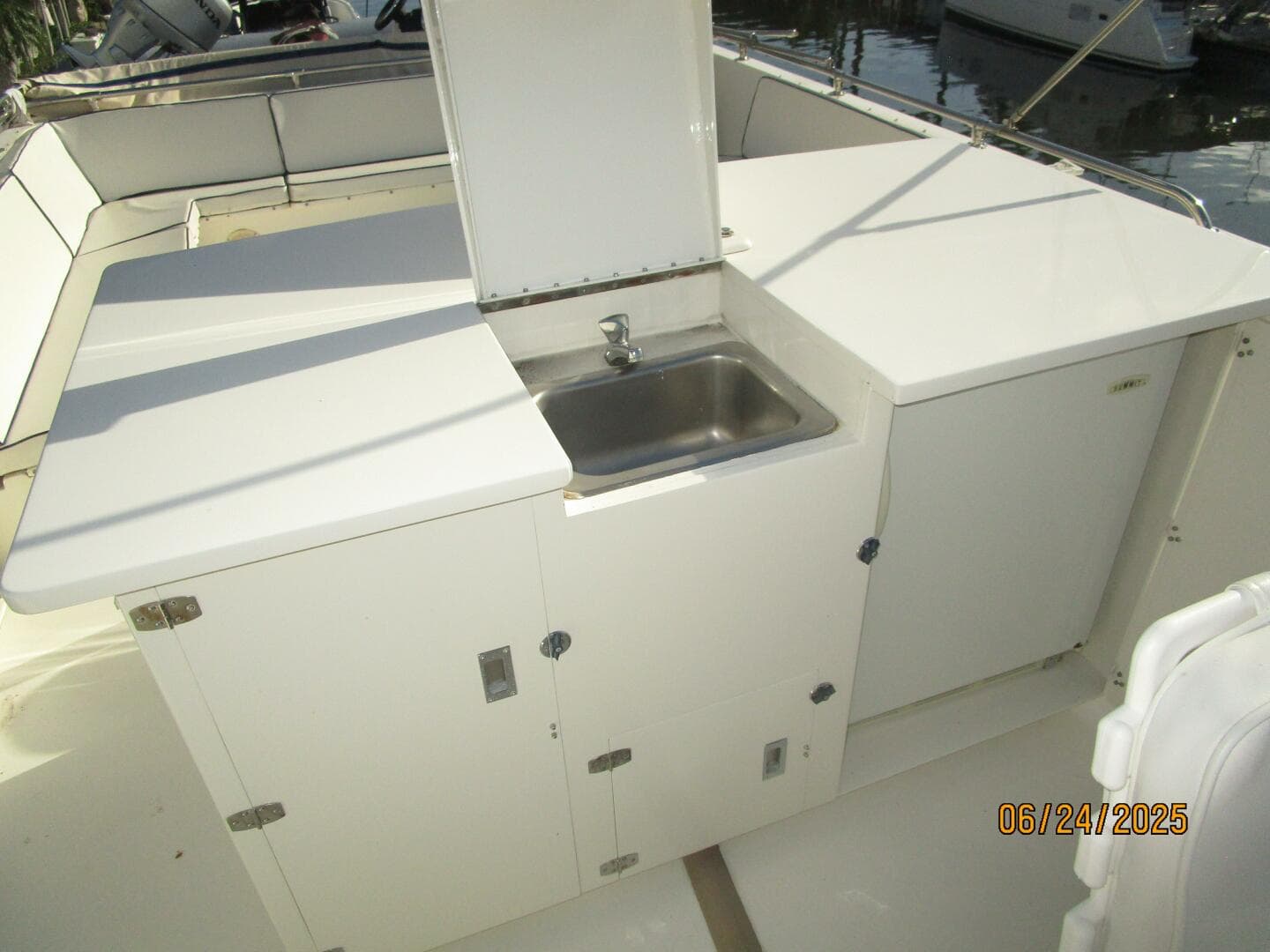 1986 Hatteras Cpmy — photo 27