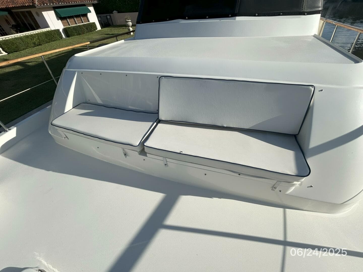 1986 Hatteras Cpmy — photo 10