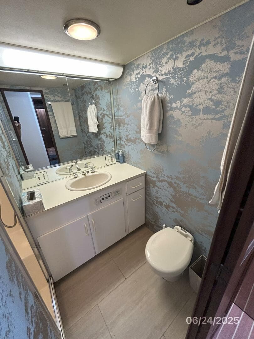 1986 Hatteras Cpmy — photo 71