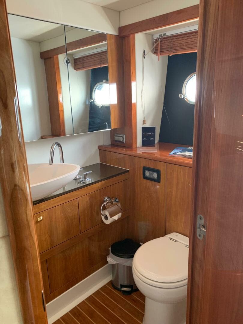 2010 Sunseeker 60 Manhattan — photo 54