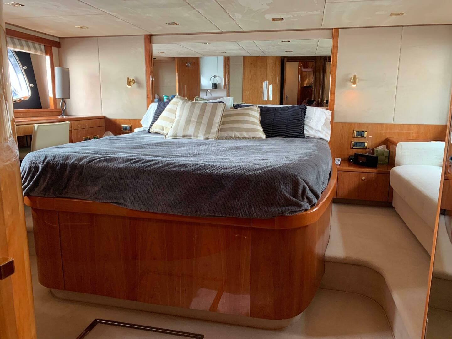 2010 Sunseeker 60 Manhattan — photo 58
