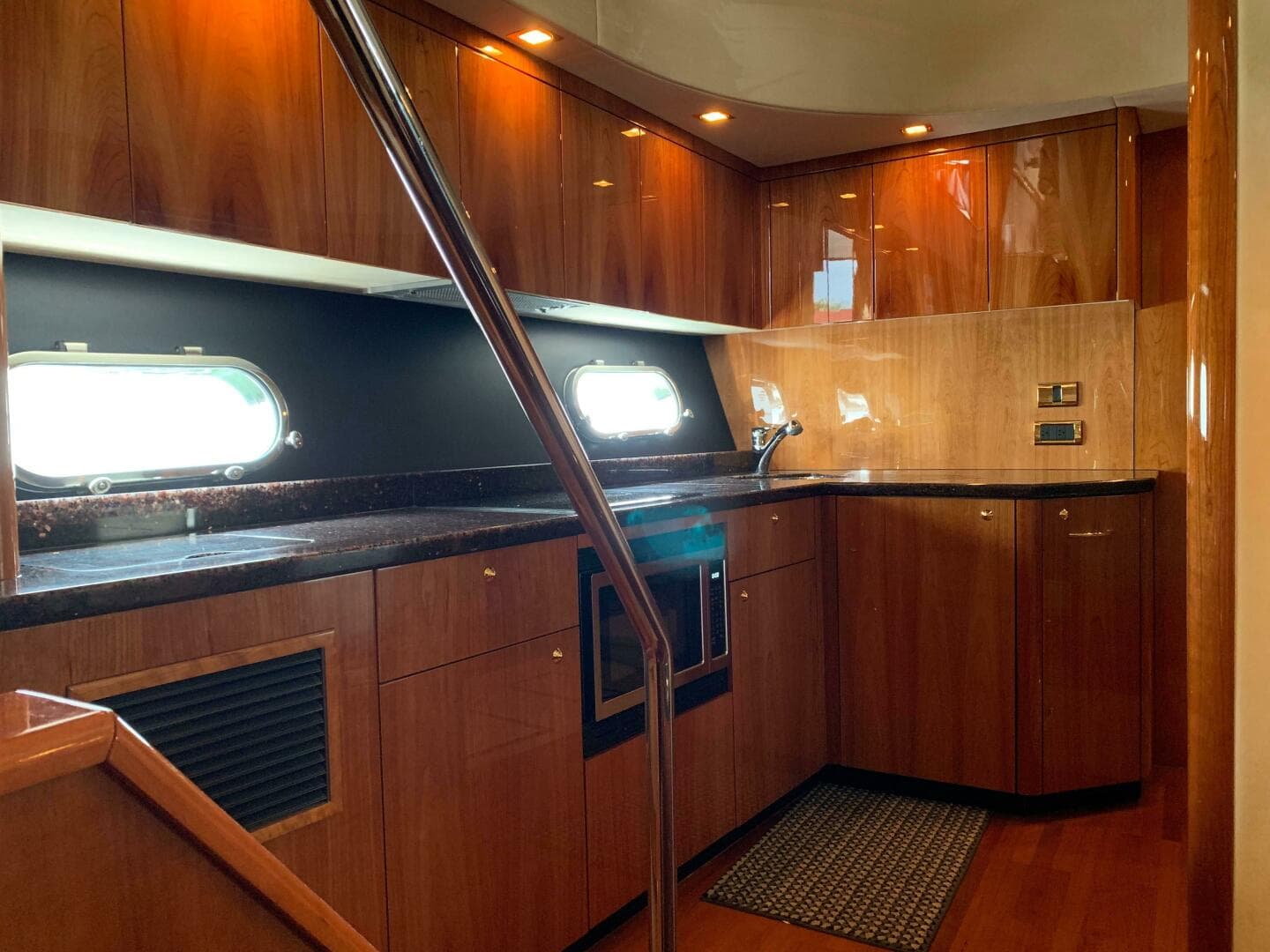 2010 Sunseeker 60 Manhattan — photo 57