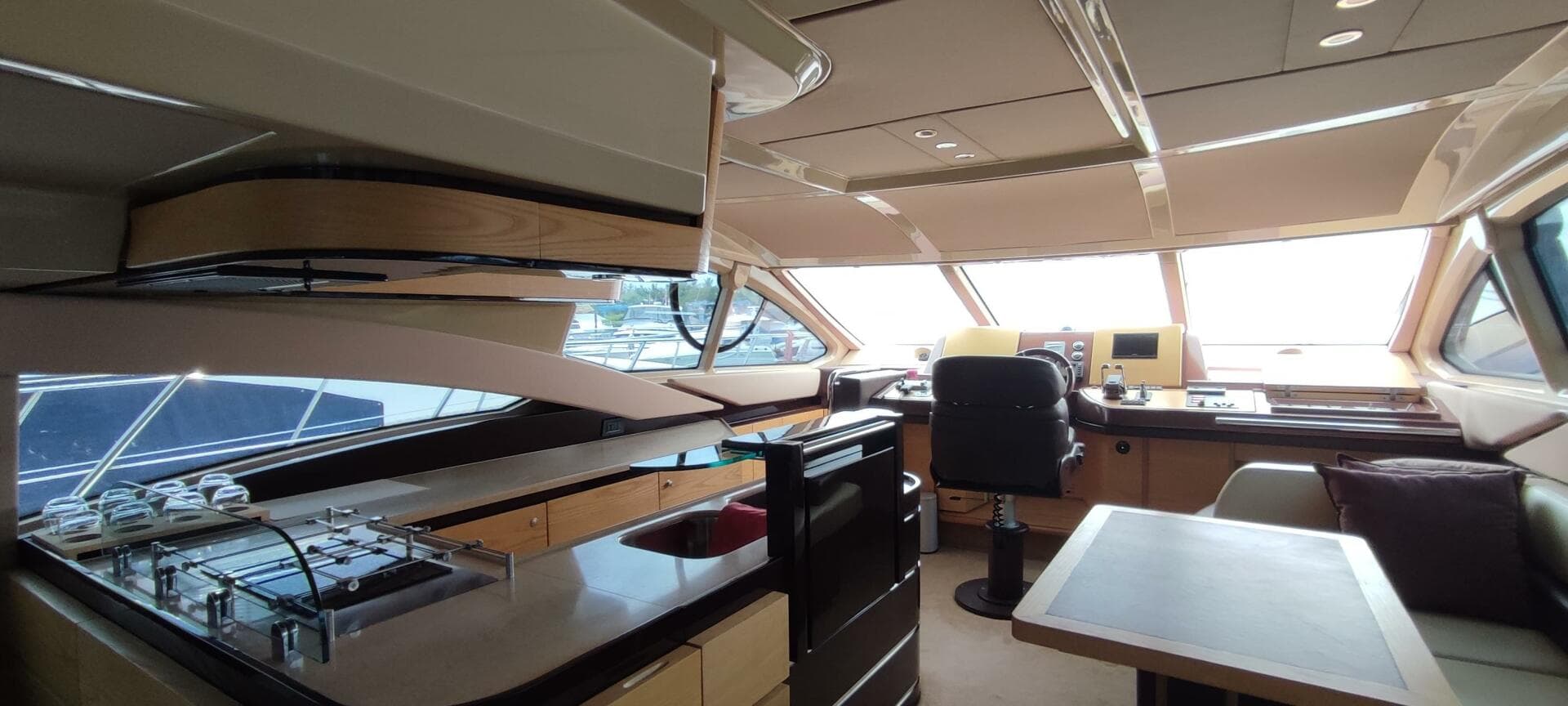 2011 Azimut 58 Fly — photo 21