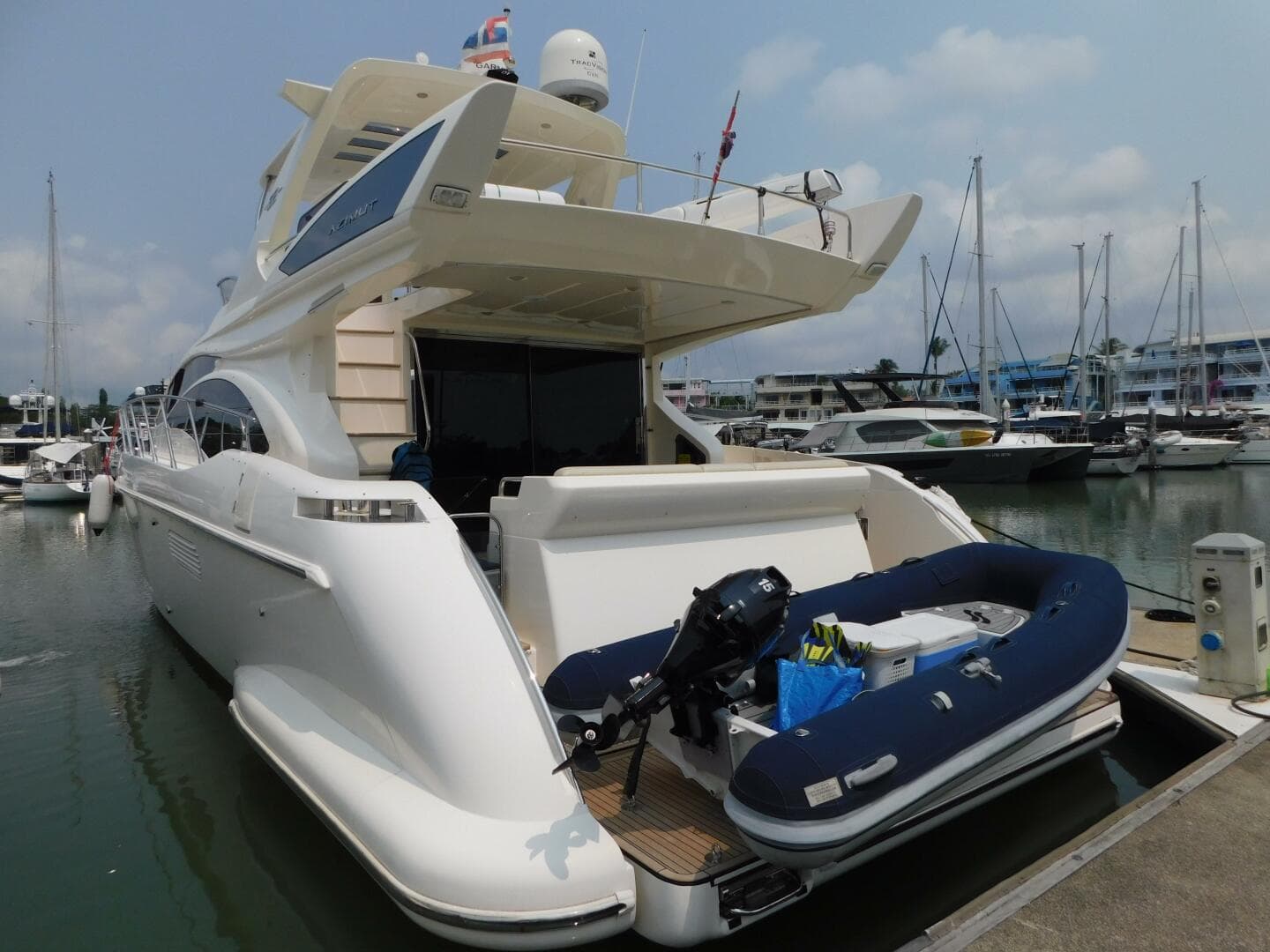 2011 Azimut 58 Fly — photo 9
