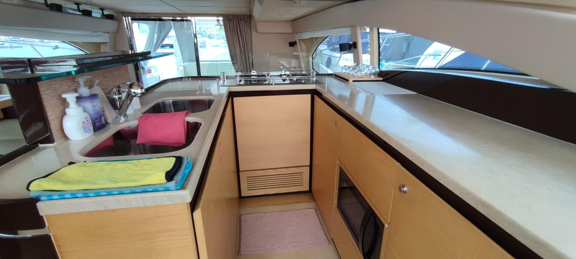 2011 Azimut 58 Fly — photo 24