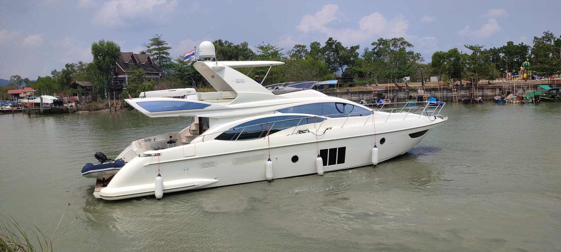2011 Azimut 58 Fly — photo 10