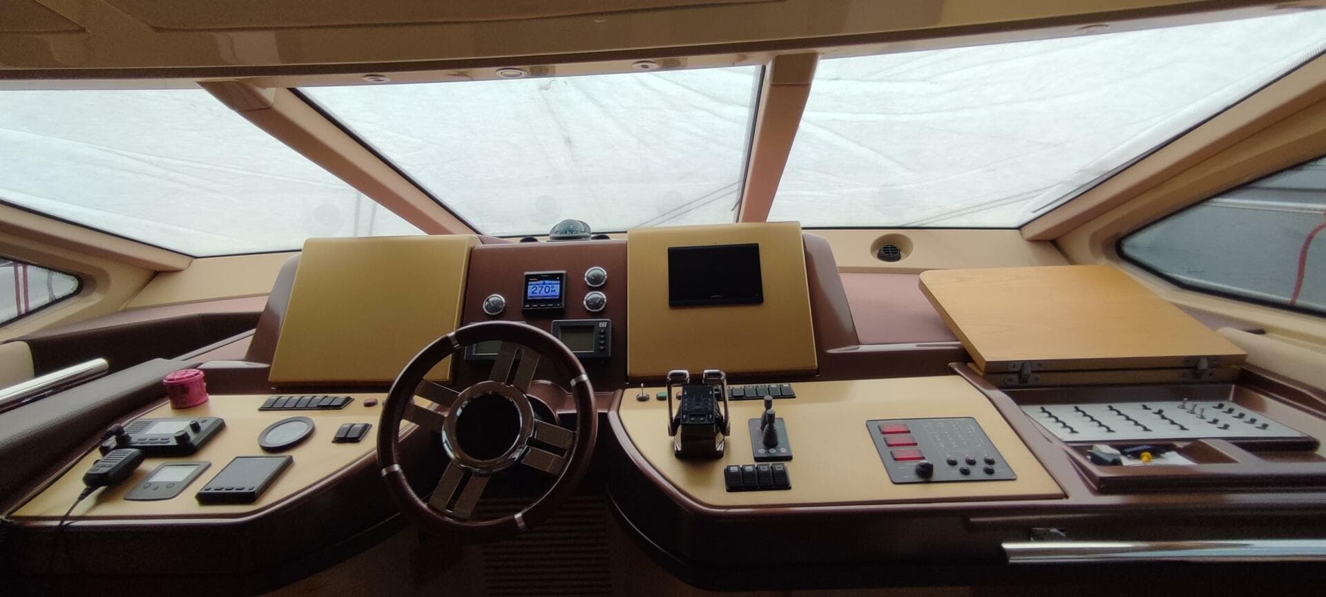 2011 Azimut 58 Fly — photo 22