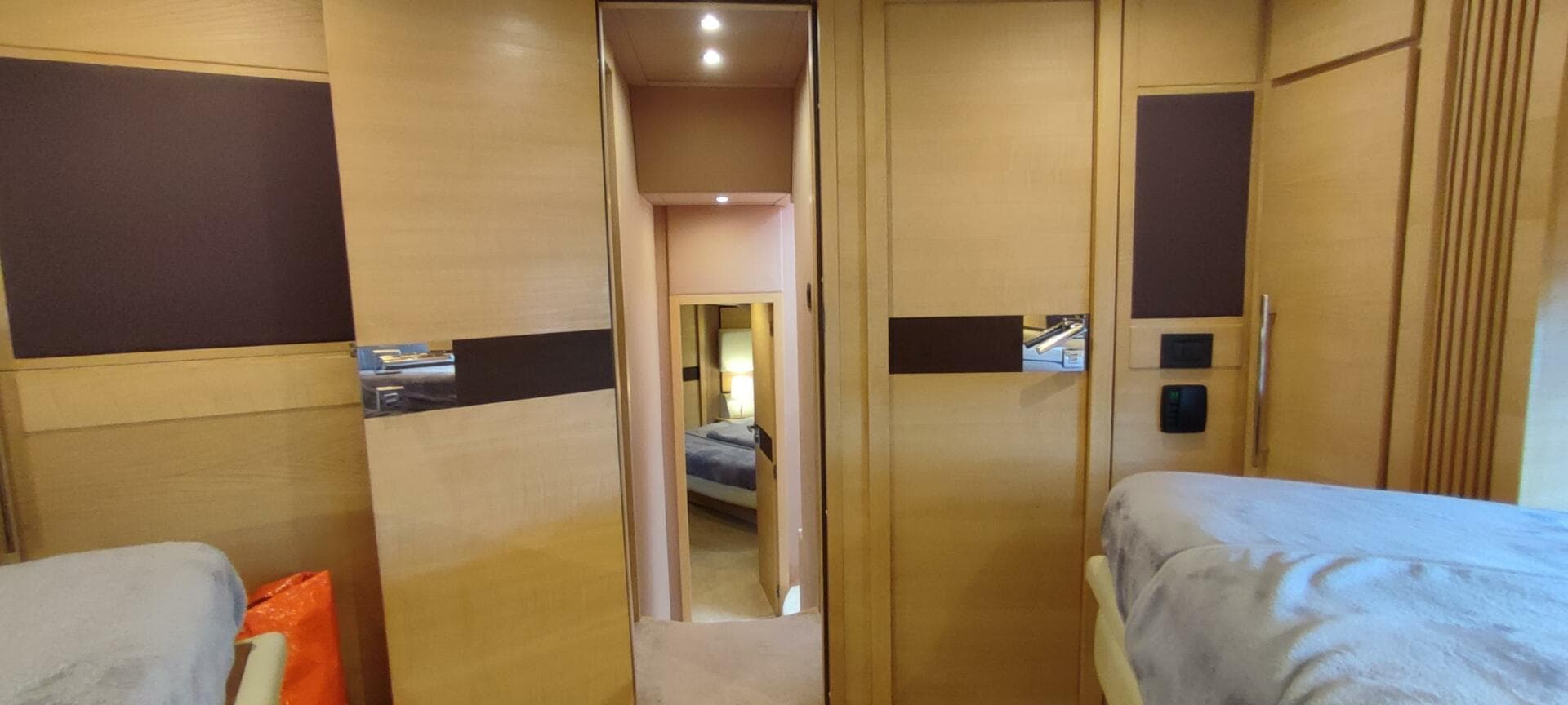 2011 Azimut 58 Fly — photo 28