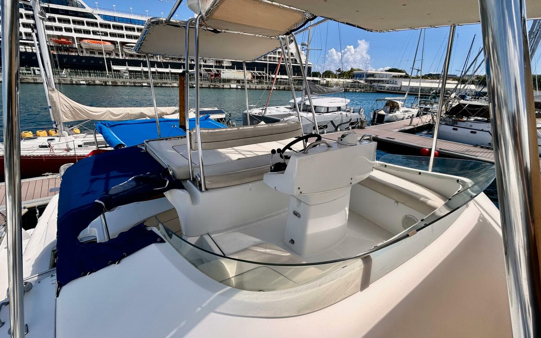 2005 Cnb — photo 12