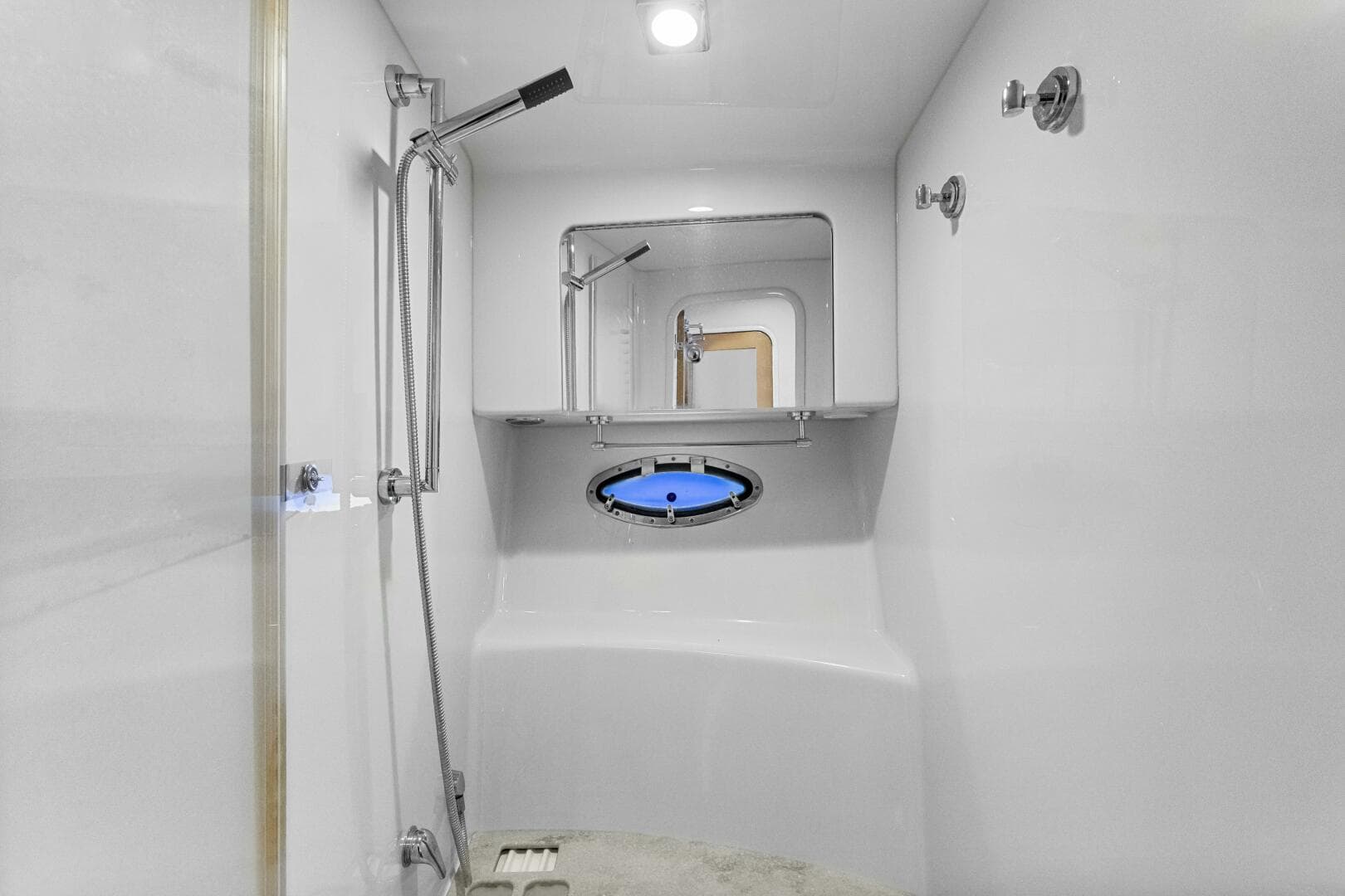 2016 Formula 45 Yacht — photo 33