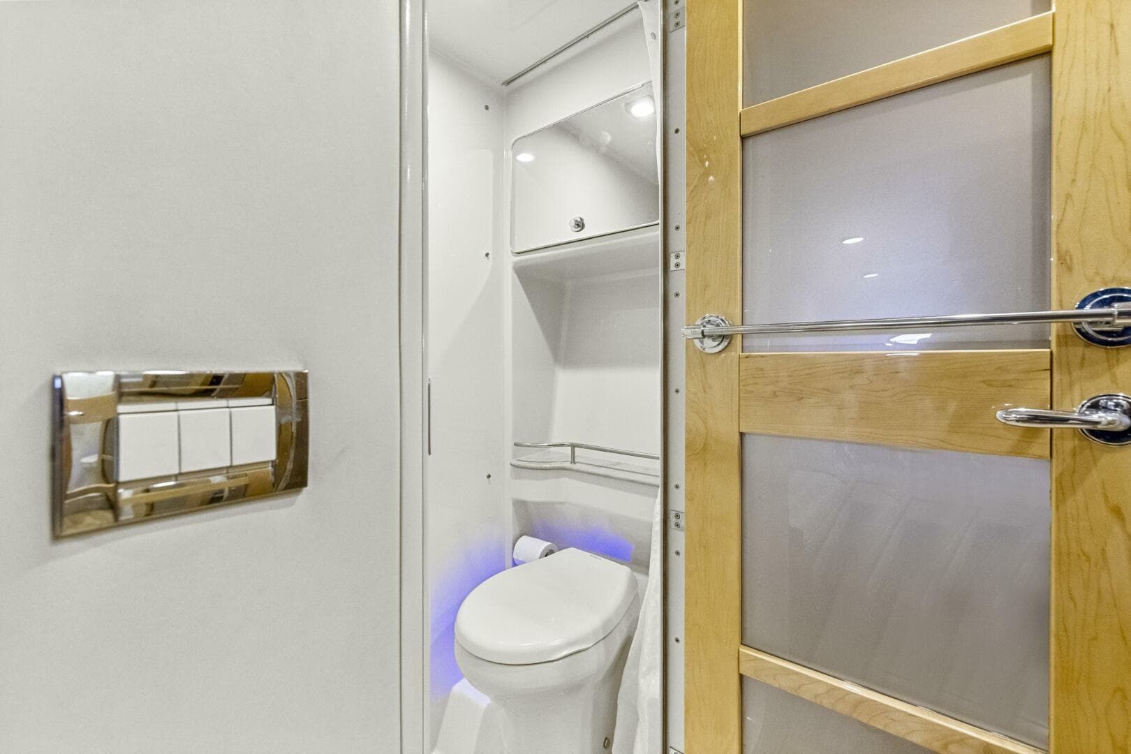 2016 Formula 45 Yacht — photo 35