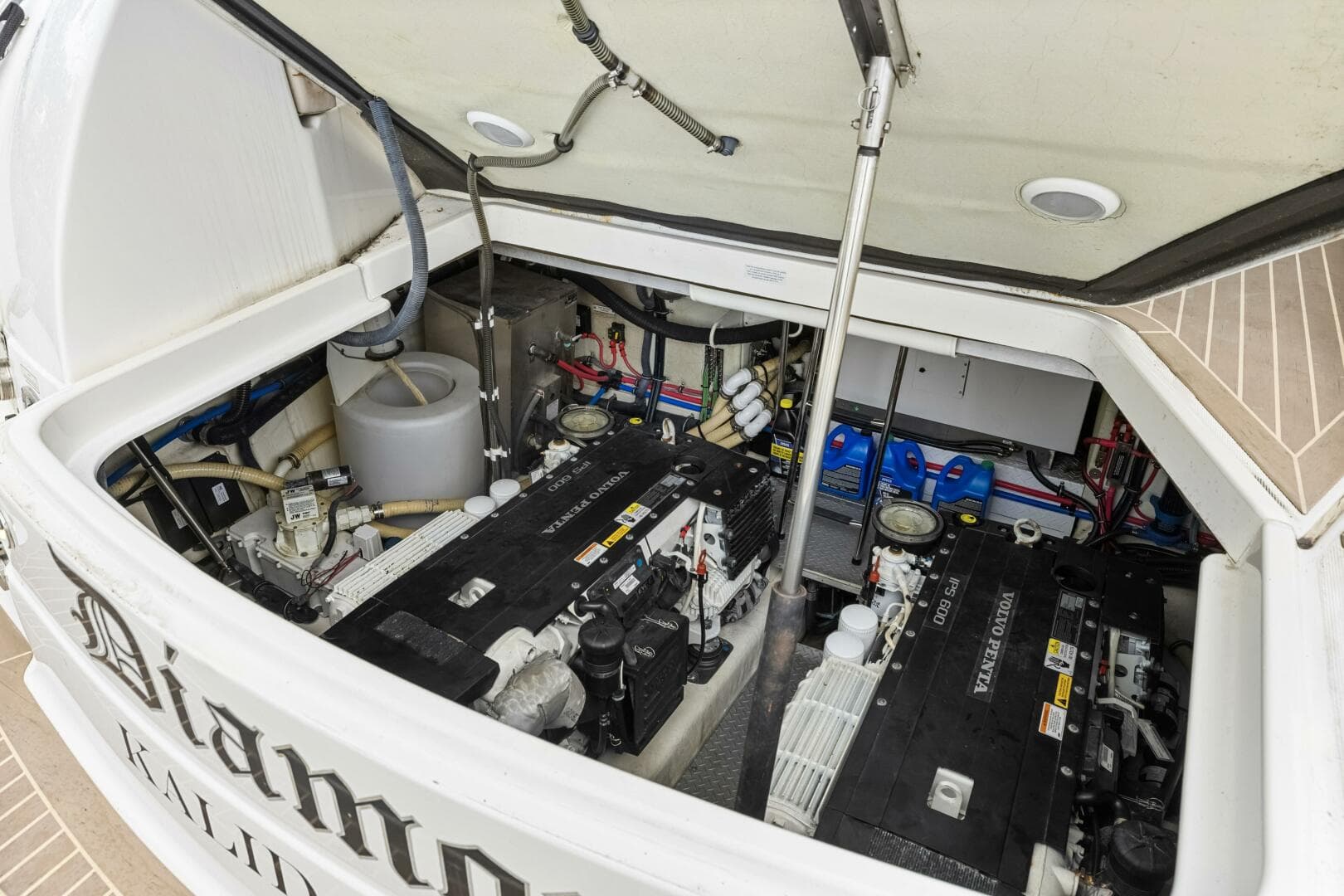 2016 Formula 45 Yacht — photo 45