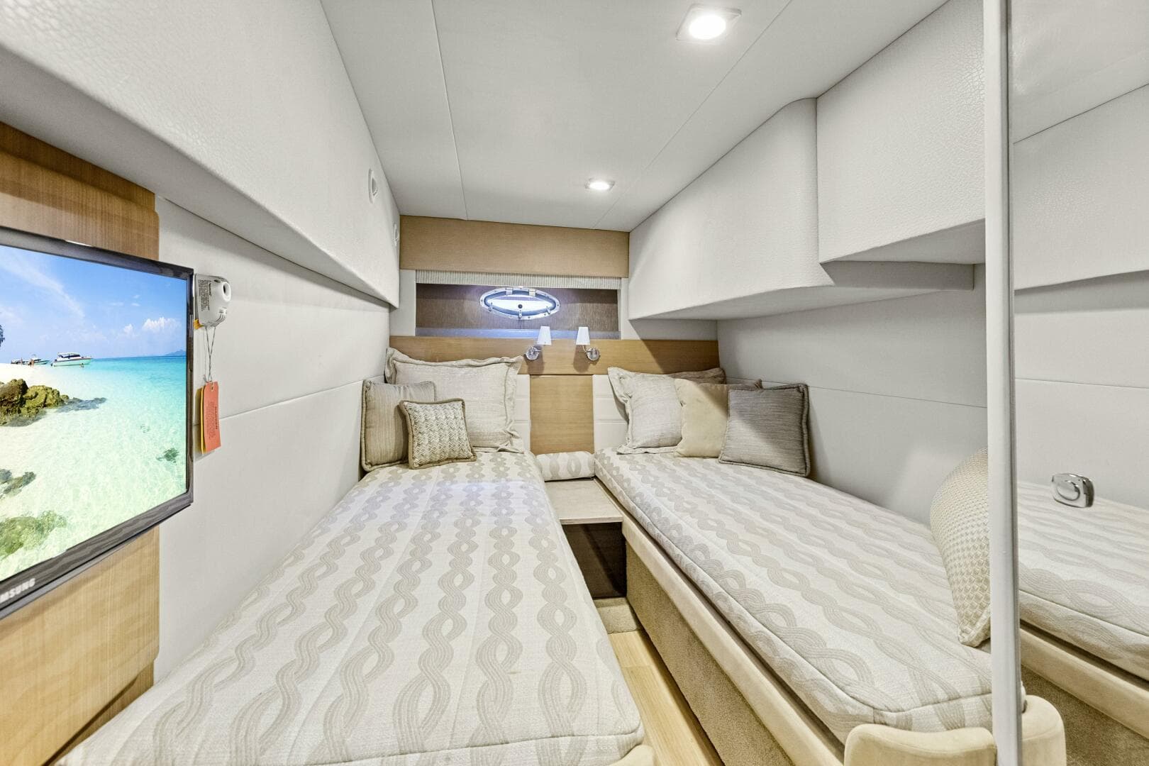 2016 Formula 45 Yacht — photo 37