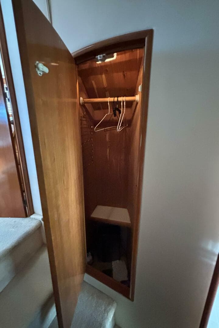 2001 Carver 396 Aft Cabin — photo 68