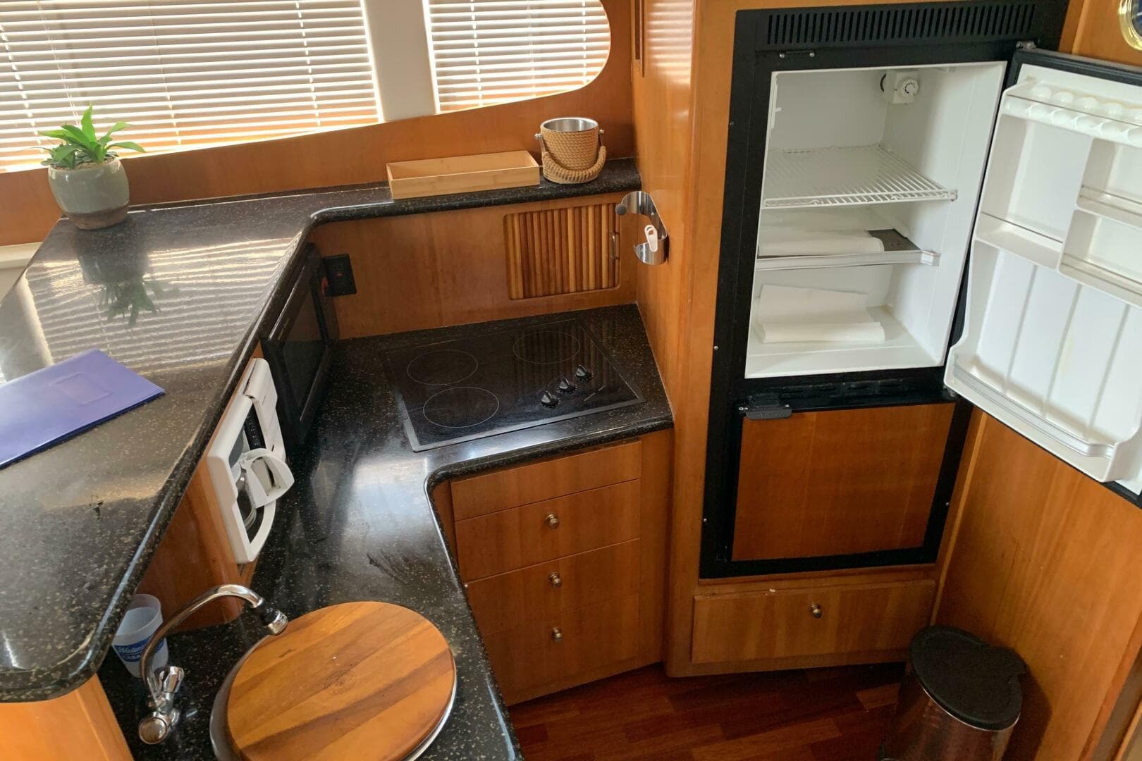 2001 Carver 396 Aft Cabin — photo 58