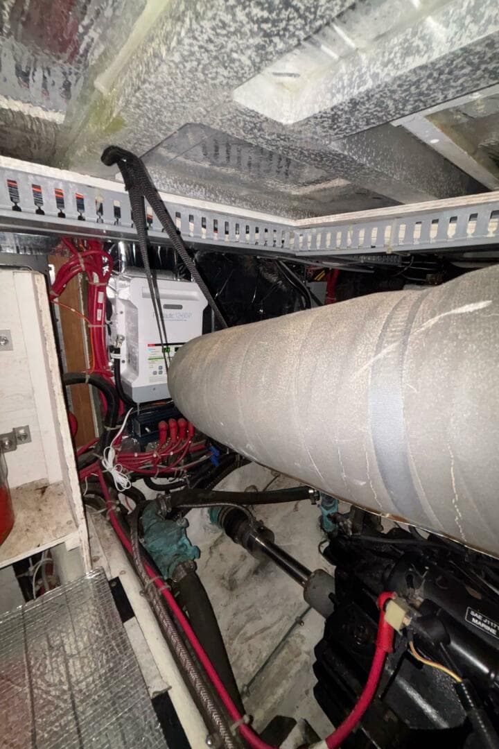 2001 Carver 396 Aft Cabin — photo 86