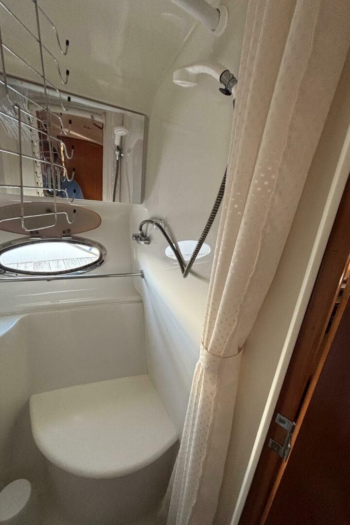 2001 Carver 396 Aft Cabin — photo 84