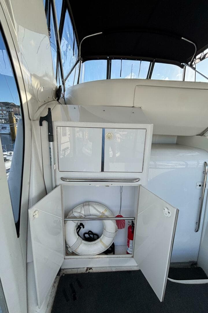 2001 Carver 396 Aft Cabin — photo 23