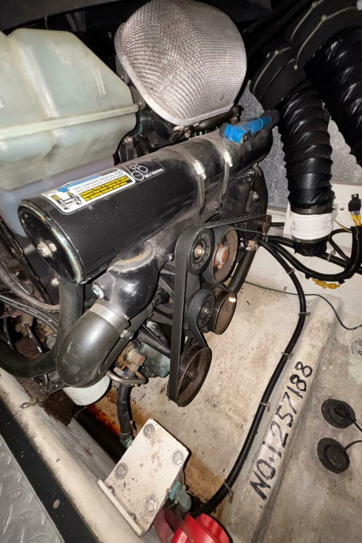 2001 Carver 396 Aft Cabin — photo 93