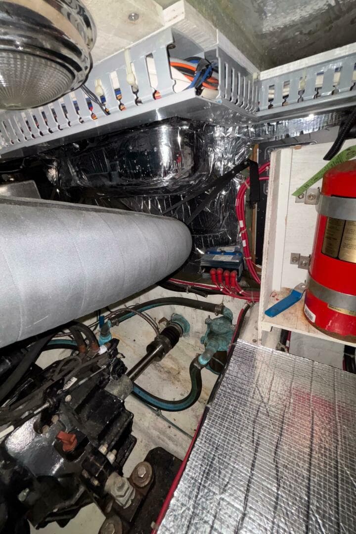 2001 Carver 396 Aft Cabin — photo 85