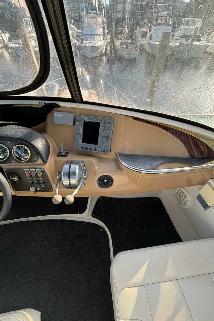 2001 Carver 396 Aft Cabin — photo 30