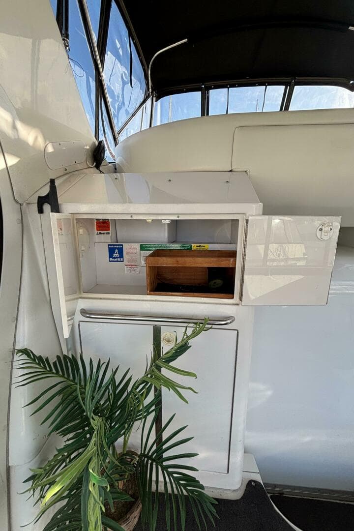 2001 Carver 396 Aft Cabin — photo 22