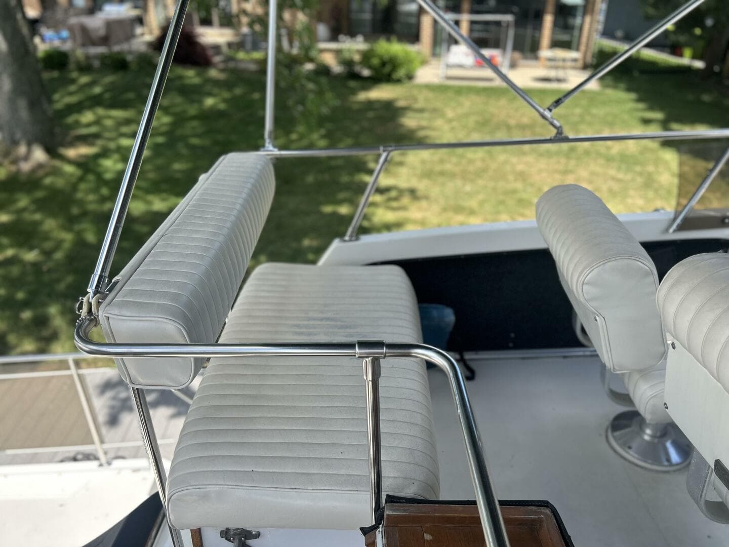 1985 Carver 3207 — photo 6