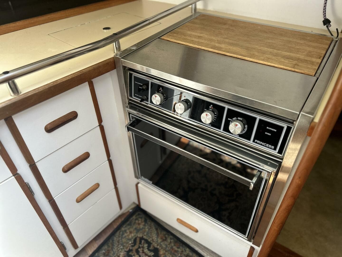 1985 Carver 3207 — photo 20