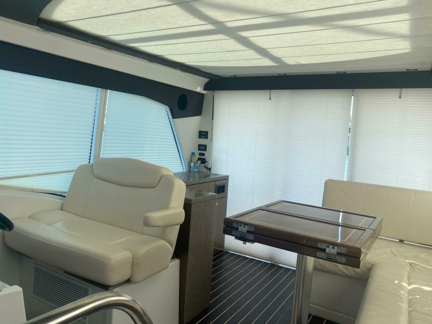 2012 Cruisers Yachts 48 Cantius — photo 13