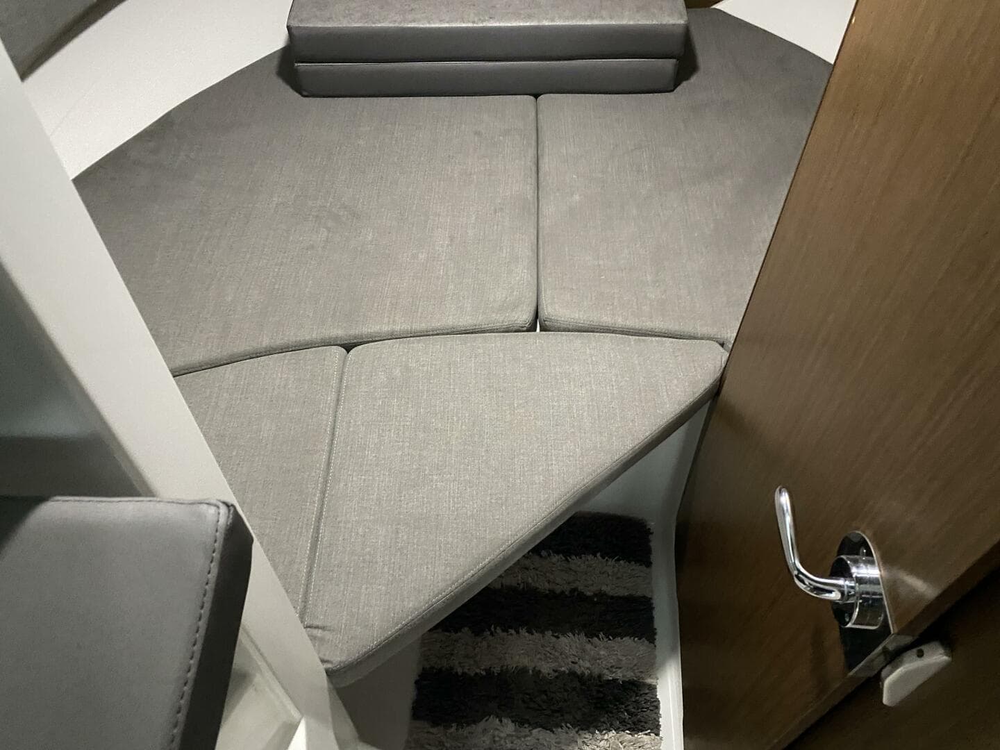 2023 Beneteau Antares 8 — photo 31