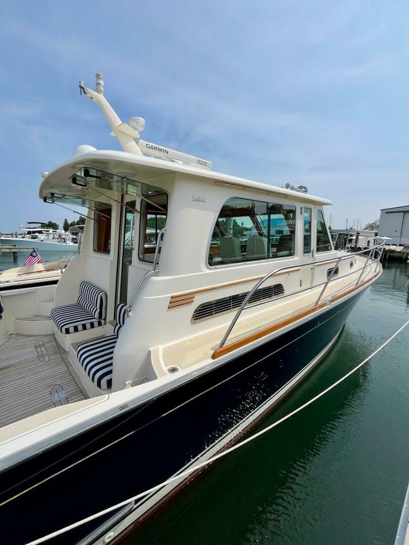 2010 Sabre 40 Sedan — photo 9