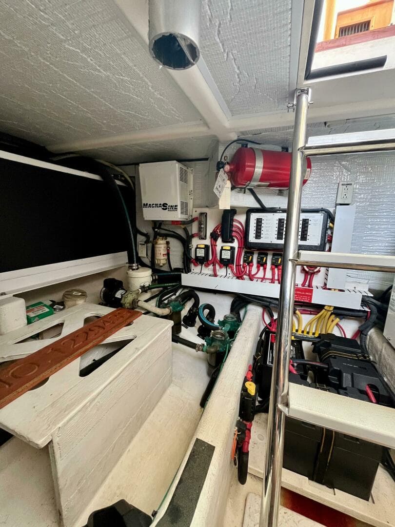 2010 Sabre 40 Sedan — photo 41