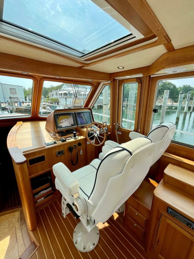 2010 Sabre 40 Sedan — photo 20